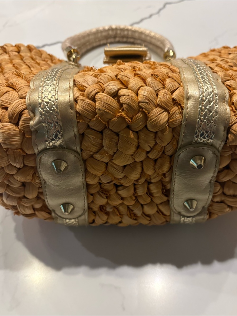 XOXO Corn Husk Straw Handbag - Picture 4 of 16